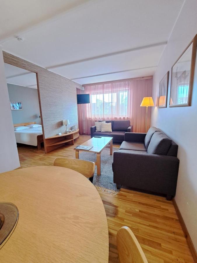 Pesa Hotel Polva Bagian luar foto