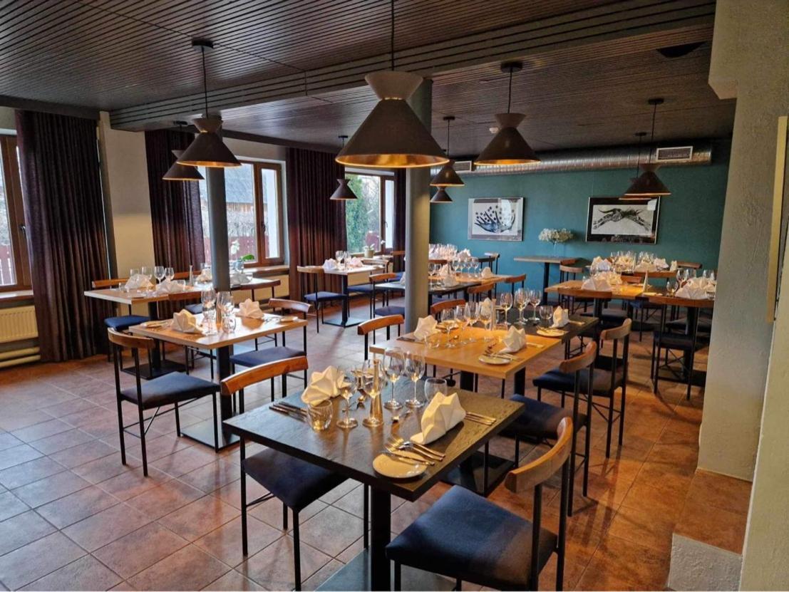 Pesa Hotel Polva Bagian luar foto