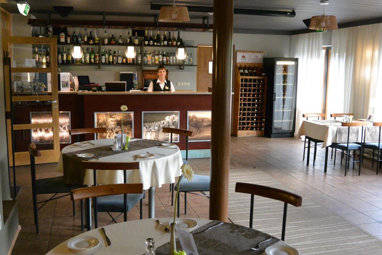 Pesa Hotel Polva Bagian luar foto