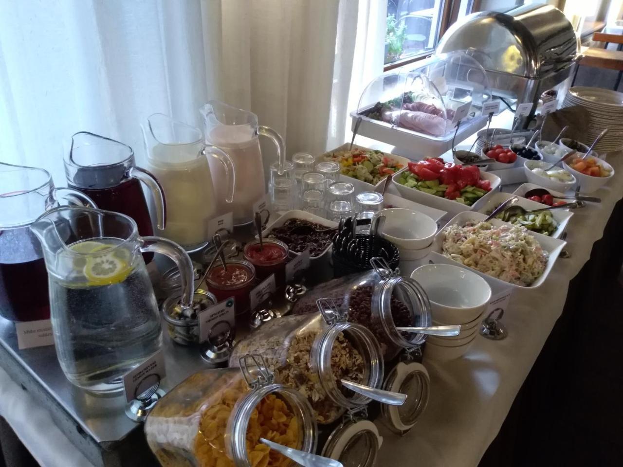 Pesa Hotel Polva Bagian luar foto