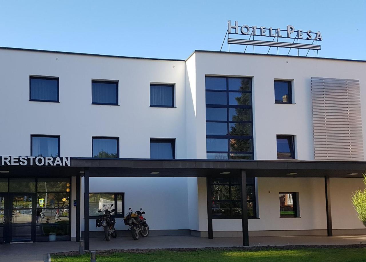 Pesa Hotel Polva Bagian luar foto